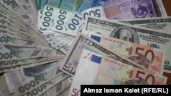 Бул долбоордо бийлик төбөлдөрүнө чет мамлекеттен акча эсебин ачууга, акча каражаттарын сактоого да тыюу салуу каралган.