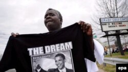 Аксар қора танли америкаликлар учун Обаманинг президентликка келиши Мартин Лютер Кинг орзуси ушалган кун сифатида тарихга киради.