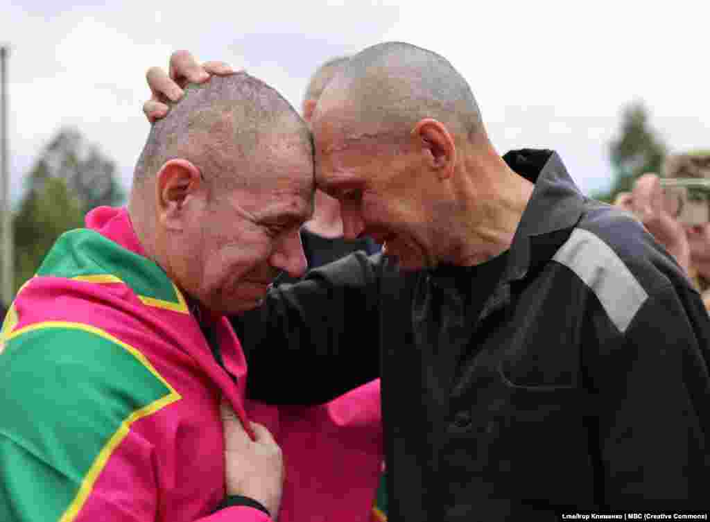 Вільні і вдома