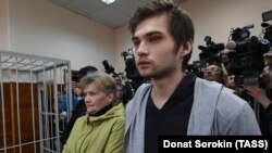 Блогер Руслан Соколовский сот залында. 11-май, 2017-жыл.  