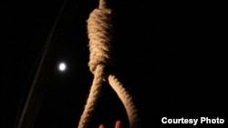 عکسی از راه‌پیمایی ایرانیان و شهروندان غیر ایرانی ساکن پاریس علیه صدور احکام اعدام در ایران (عکس از مریم)