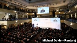 Голова Мюнхенської конференції з питань безпеки Вольфганг Ішингер виступає під час конференції в Мюнхені, Німеччина, 14 лютого 2020 року.