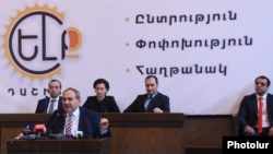 Armenia - Opposition leader Nikol Pashinian addresses the founding congress of the Yelk bloc in Yerevan, 21Jan2017.