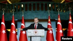 اردوغان به حیدرالعبادی گفته است: «نیروهای مسلح جمهوری ترکیه تا آن حد تنزل نکرده‌اند که از تو دستور بگیرند».