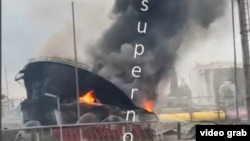 Пажар на нафтабазе ў Феадосіі, кастрычнік 2025 году. Скрыншот відэазапісу