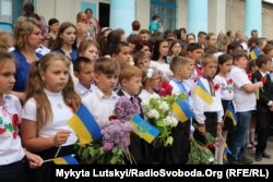 Нацгвардейцы перезахоронили останки воинов Второй мировой войны в селе Маяки под Славянском, 8 мая 2018 года