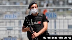 Թուրքիա - Ոստիկան Ստամբուլում, արխիվ