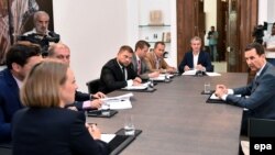 Асад орус журналисттери менен маектешүүдө. Дамаск, 15-сентябрь, 2015-жыл.