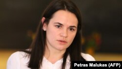 Науседа висунув кандидатуру Тихановської, яка перебуває в Литві відтоді, як їй довелося виїхати з Білорусі, «щоб продемонструвати свою підтримку білоруського демократичного руху і вимоги про проведення вільних виборів», сказало одне з джерел