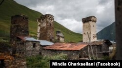 Помимо того, что население боится потерять главную историческую достопримечательность своего региона, люди опасаются и за свою жизнь