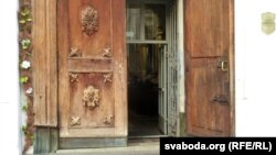 За гэтай брамай — расейскамоўнае набажэнства