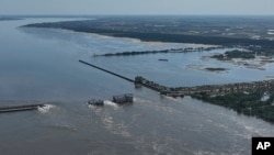 Розлив Каховського водосховища внаслідок руйнування греблі КАховської ГЕС. 7 червня 2023 року