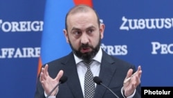 Armenia - Foreign Minister Ararat Mirzoyan speaks during a news conference in Yerevan, October 14, 2025,