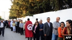 بیش از ۸۰ حزب سیاسی و هزاران نامزد مستقل در انتخابات مجلس موسسان تونس شرکت کرده اند.