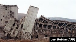 Լուսանկար 1998թ․ դեպտեմբերի 7-ին տեղի ունեցած երկրաշարժից, Սպիտակ, արխիվ