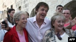 مک کارتنی اسطوره بیتلز ها را در اسرائیل زنده کرد.(عکس: AFP)