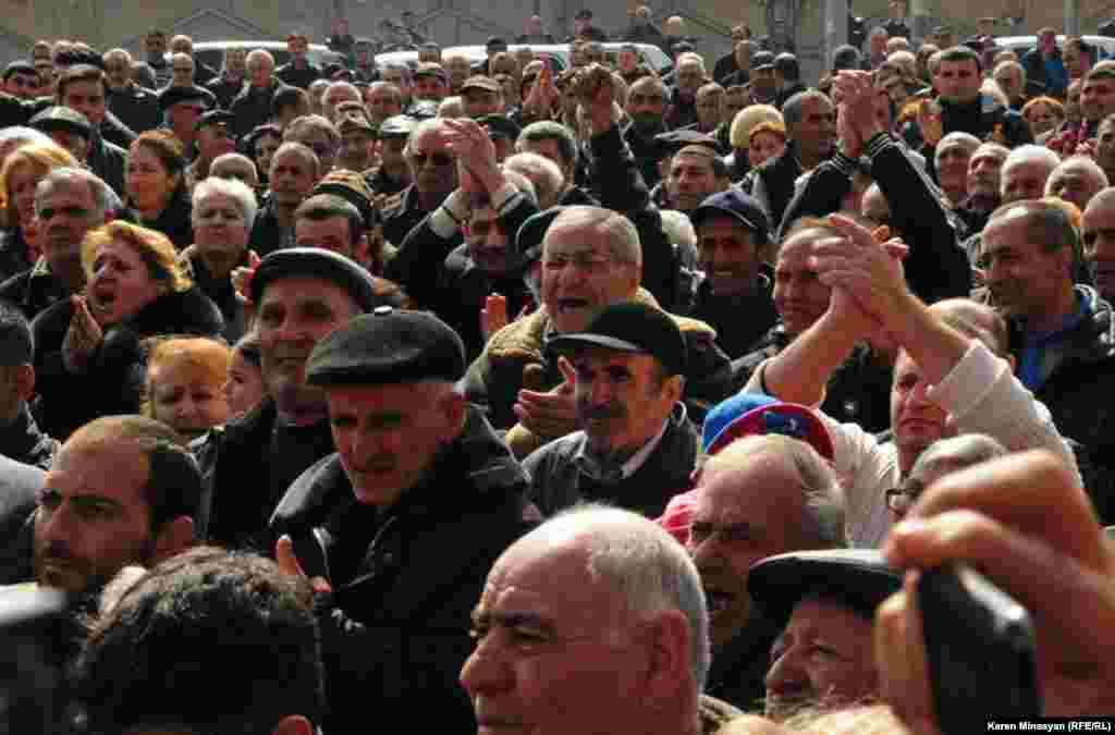 Armenia -- Opposition leader Raffi Hovhannisian holds meetings with supporters in regional towns, 26Feb2013