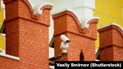 Даже смешная картинка не укроется от бдительного ока властей 