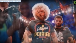 После боя в Абу-Даби Хабиб Нурмагомедов надел футболку своего соперника.