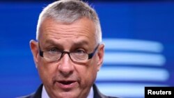 Halkara hyzmatdaşlyk boýunça Ýewropa komissary Ýozef Sikela