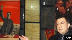 21 декабря – дата особая для Грузии. Именно в этот день появились на свет соотечественники Иосиф Сталин и Михаил Саакашвили