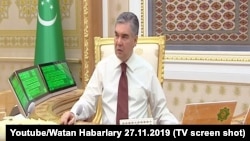 Глава государства и правительства Туркменистана Гурбангулы Бердымухамедов 