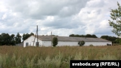 У былым кароўніку цяпер вырабляюць глебу для парнікоў ды пасадкі насеньня