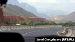 Кайра оңдолгон Ош-Мургаб жолунун Кыргызстандагы бөлүгү бүгүн эң мыкты абалда