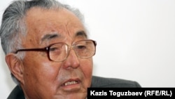 Гражданский активист Аймухан Таужанов. Алматы, 27 февраля 2012 года.