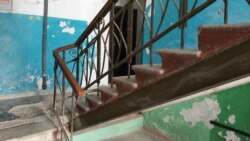 Старая лестница в подъезде