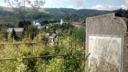 Могила Миколи Грицака (1908–1979) на цвинтарі села Росішка