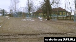 Дзегцяроўская школа бяз вучняў