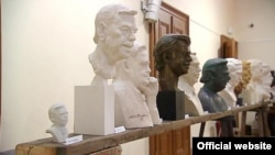 Выставка конкурсных работ на лучший бюст Вацлава Гавела