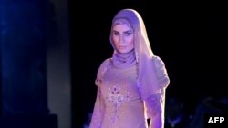 Нохчийчоьнан куьйгалхочуьнан хIусамнанас Кадырова Меднис шен зударийн духарийн коллекци гайтина Дубайхь.