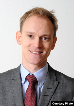 Стокгольмдогу Эл аралык мамилелер институтунун илимий кызматкери Йохан Энгвалл.