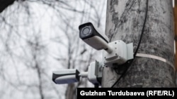 "Коопсуз шаар" долбоорунун камерасы. Бишкек. Иллюстрациялык сүрөт.