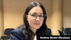 Украинанын биринчи вице-премьер-министри Юлия Свириденко Киевде Reuters агенттигине маек берип жатат. 2022-жыл, 23-август.