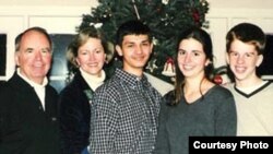 Ўзбекистонда "нурчилик"да айбланганларнинг аксари АҚШ ва Британияда таҳсил олган ëш йигитлардир.