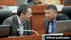 Өмүрбек Бабанов жана Канат Исаев