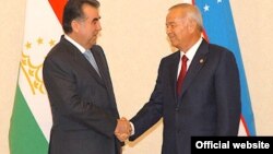 Оддий ўзбеклар билан тожиклар фикрича, икки президент ўзаро гиналарини четга сурсагина икки давлат ўртасидаги муносабатлар яхшиланади.