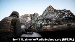 Український солдат поблизу села Кримське, Жолобок, Луганська область, 7 листопада 2018