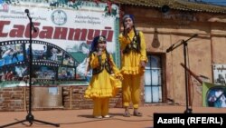 Балалар Сабантуеннан күренеш