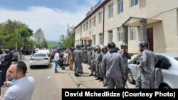 В Дманиси остаются дополнительные силы полиции