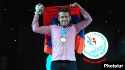 Левон Аронян (архивная фотография)