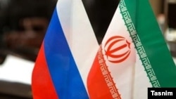 Ռուսաստանի և Իրանի դրոշները