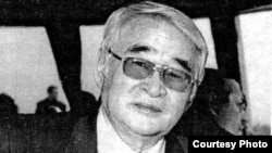 Ерик Асанбаев, первый вице-президент Казахстана. Фото опубликованное в газете "Эпоха", ноябрь 2002 года.    