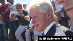 Йдеть про інфекцію, не пов’язану з COVID-19, заявив речник Клінтона