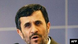 محمود احمدی نژاد گفت که ايران توانسته است به قله های پيشرفت و تاثير گذاری در عرصه های منطقه ای و بين المللی دسترسی پيدا کند.(عکس:AFP)