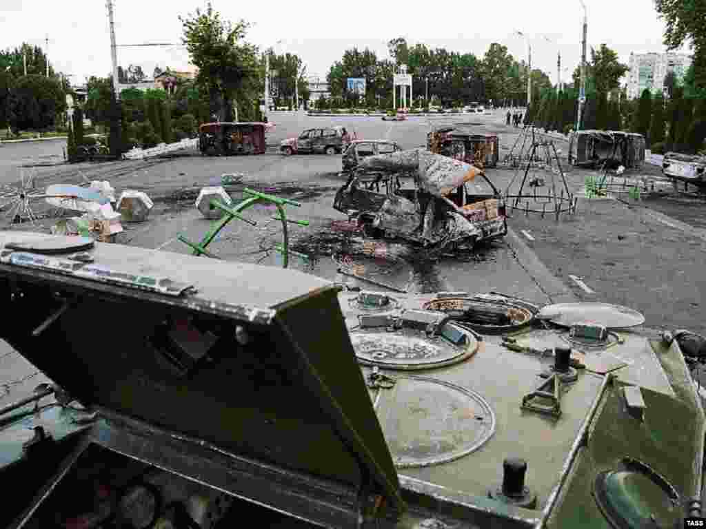 Андижон: 2005 йил¸ 14 май - Андижон марказининг беш йил бурунги манзараси.