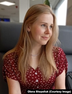 Наприкінці серпня 2022-го Олена переїхала до Ірландії